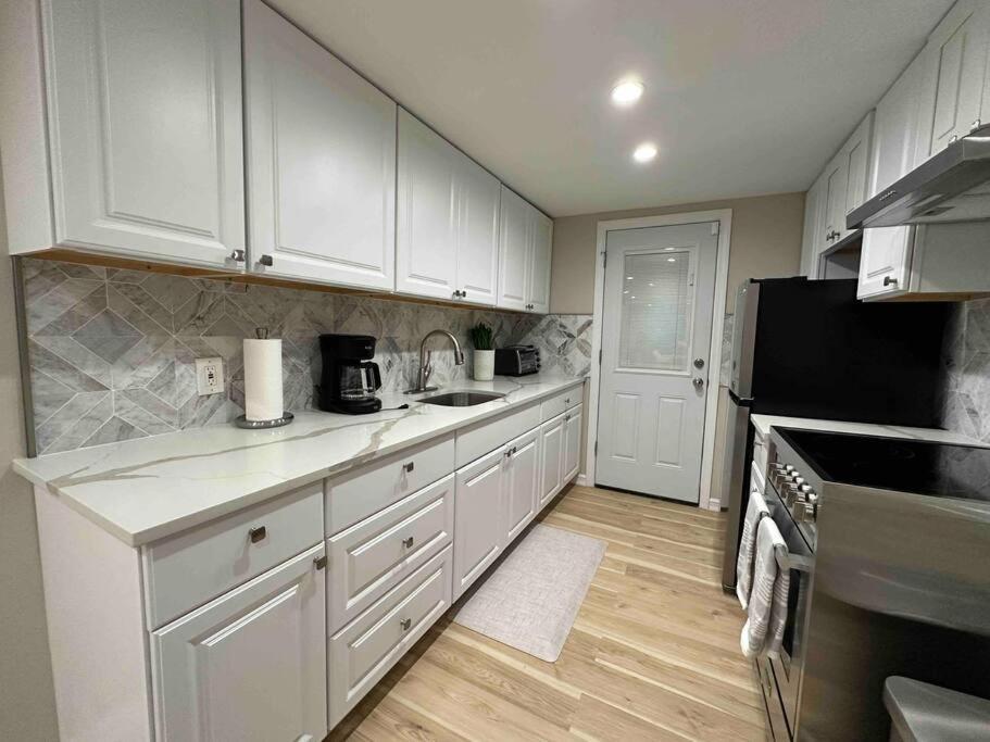 Spacious 3br Detach House W/parking In Quiet Area Casa de férias *